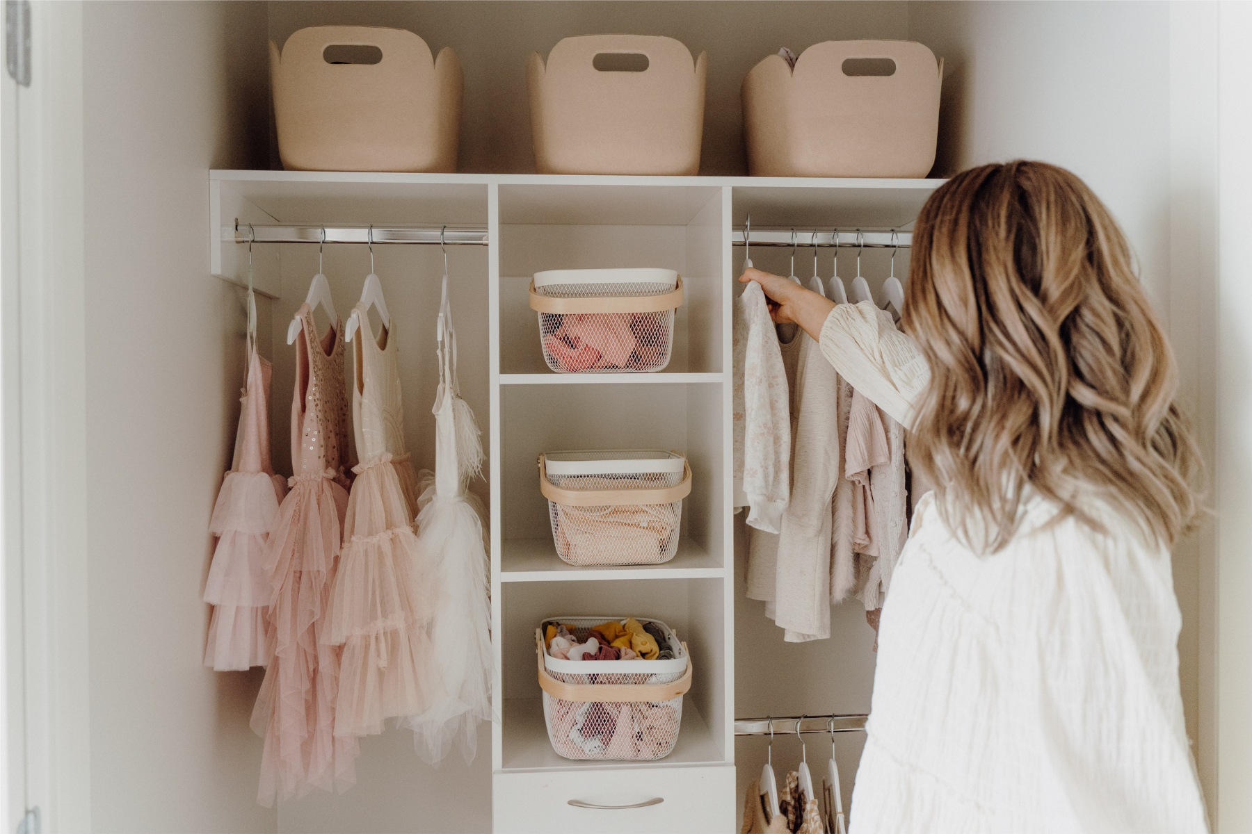How to create a minimalist wardrobe - Chums